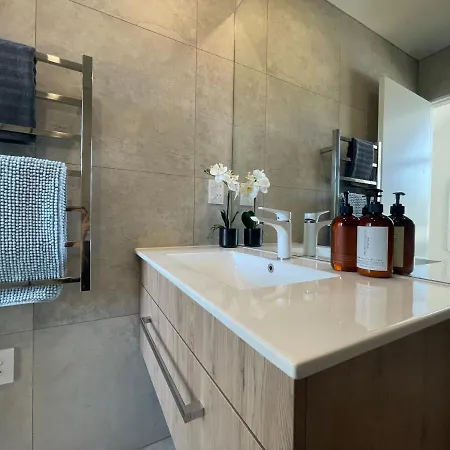 Inner City Luxury With Free Parking Christchurch Exterior photo