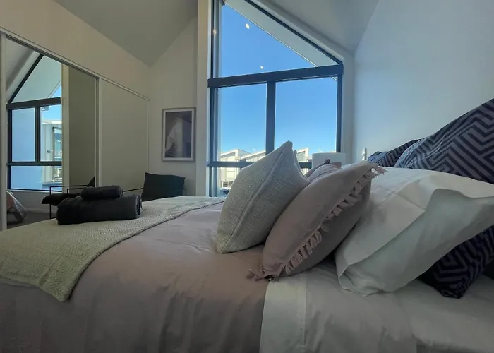 Inner City Luxury With Free Parking