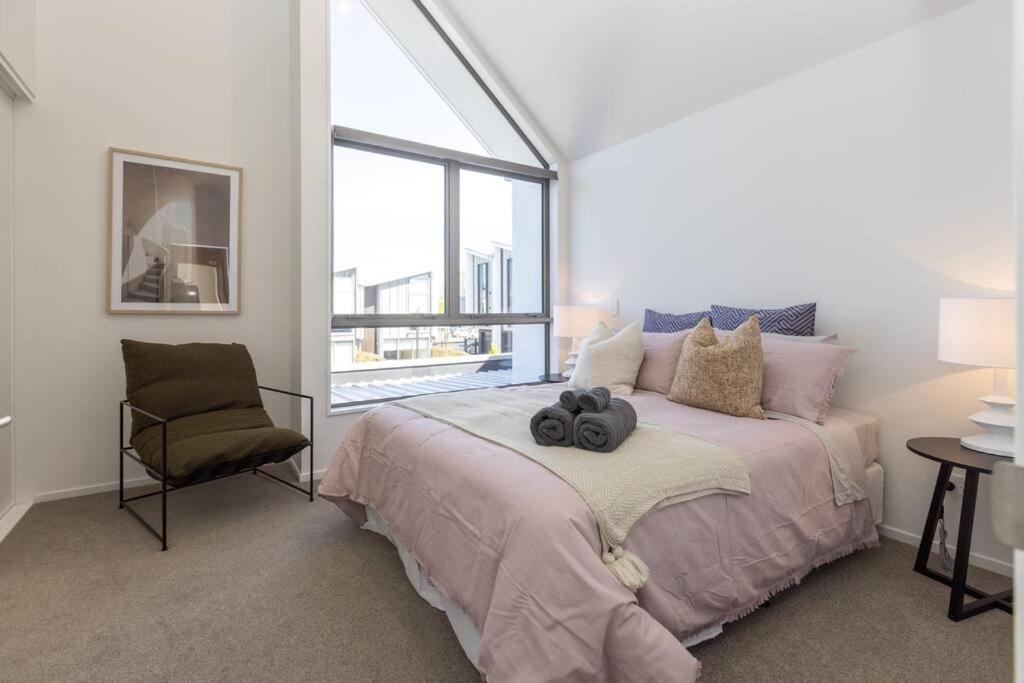 Inner Luxury With Free Parking * Christchurch